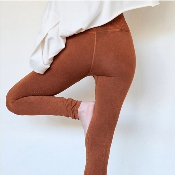FREE PEOPLE NWOT High-Rise 7/8 Length Good Karma Leggings in Toasted Coconut - Picture 1 of 7